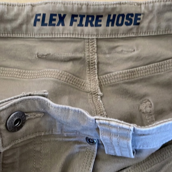 Duluth Trading Co. “Flex Fire Hose” Heavy Duty Work Shorts in Khaki - Size 36 - Picture 5 of 9
